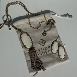 Kendra Scott White Pendant Necklace and Earring Set in Gold